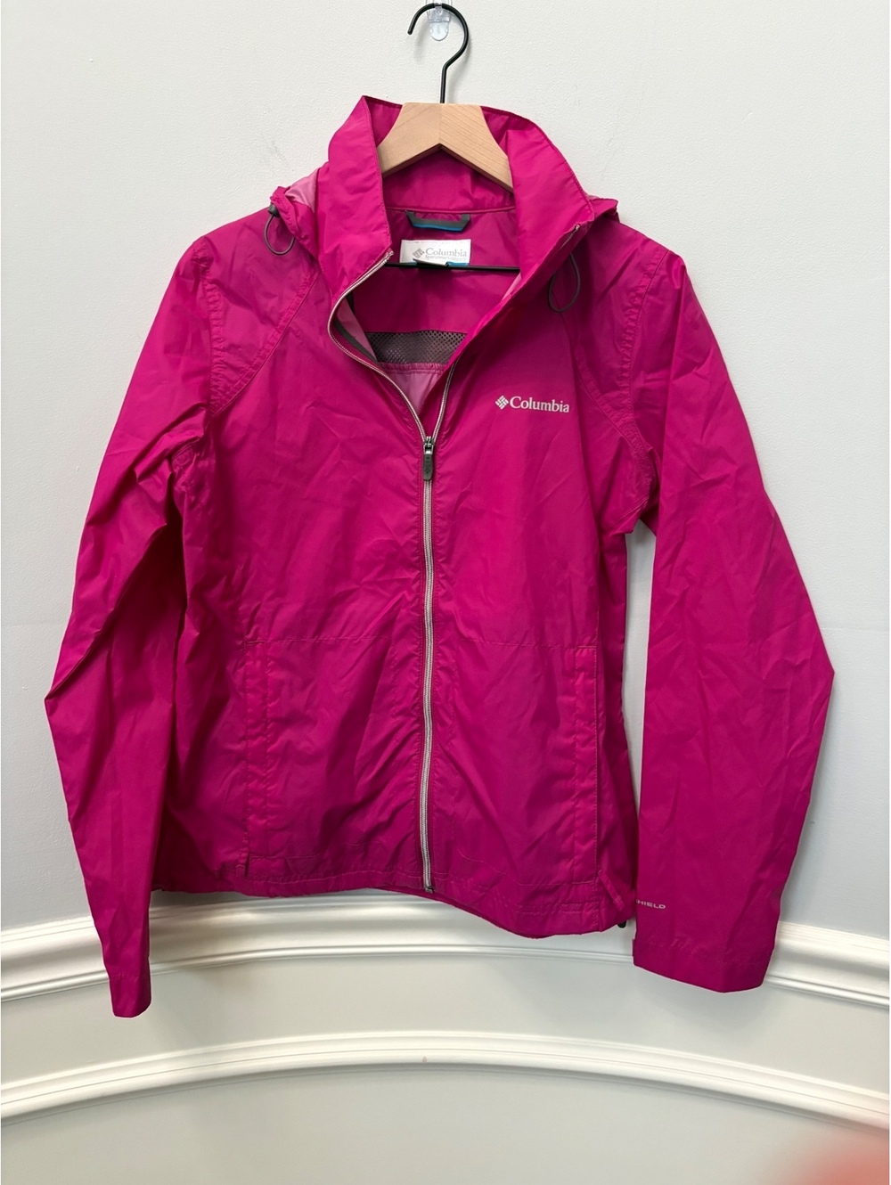 Columbia Women's Medium Pink Omni-Shield Waterproof Hooded Jacket